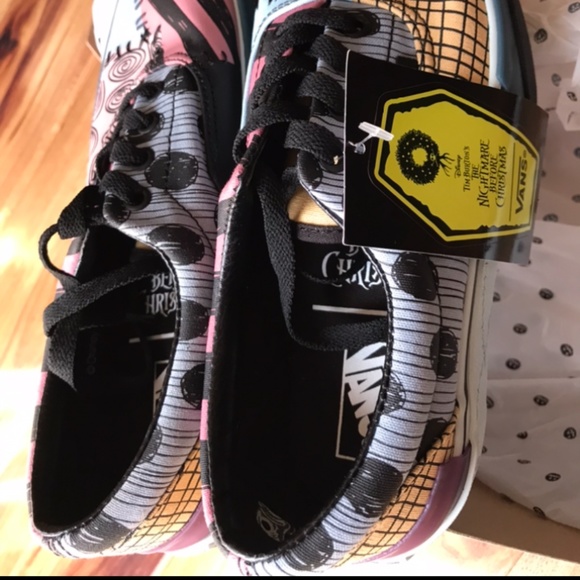 SOLD ‼️ DISNEY NIGHTMARE BEFORE CHRISTMAS VANS - Picture 8 of 15